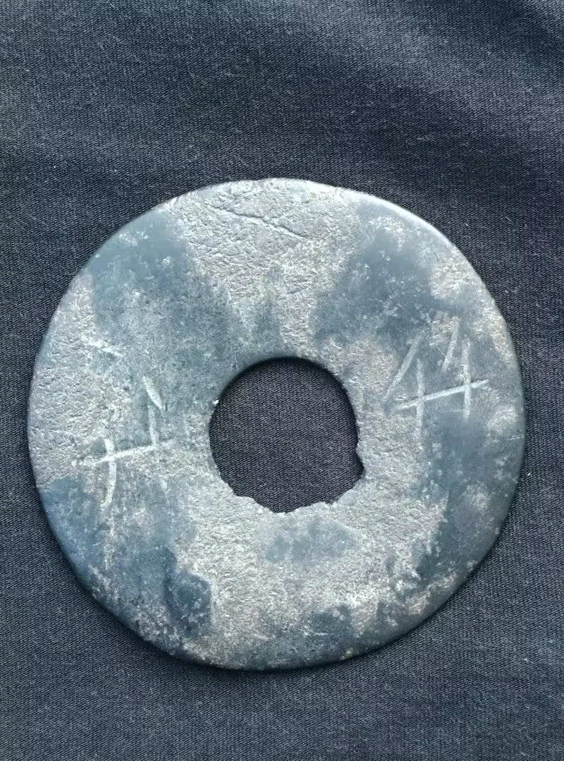 图6   玉璧形态外圆内孔圆