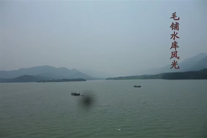 大草湖山下风光